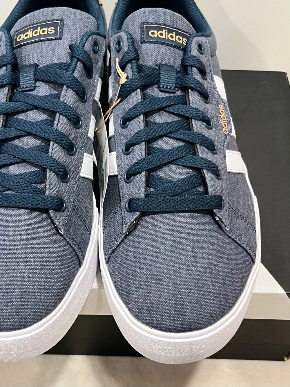 Adidas Men's Daily 3.0 sneakers in a Crew Navy and Cloud White Size 10 NWT